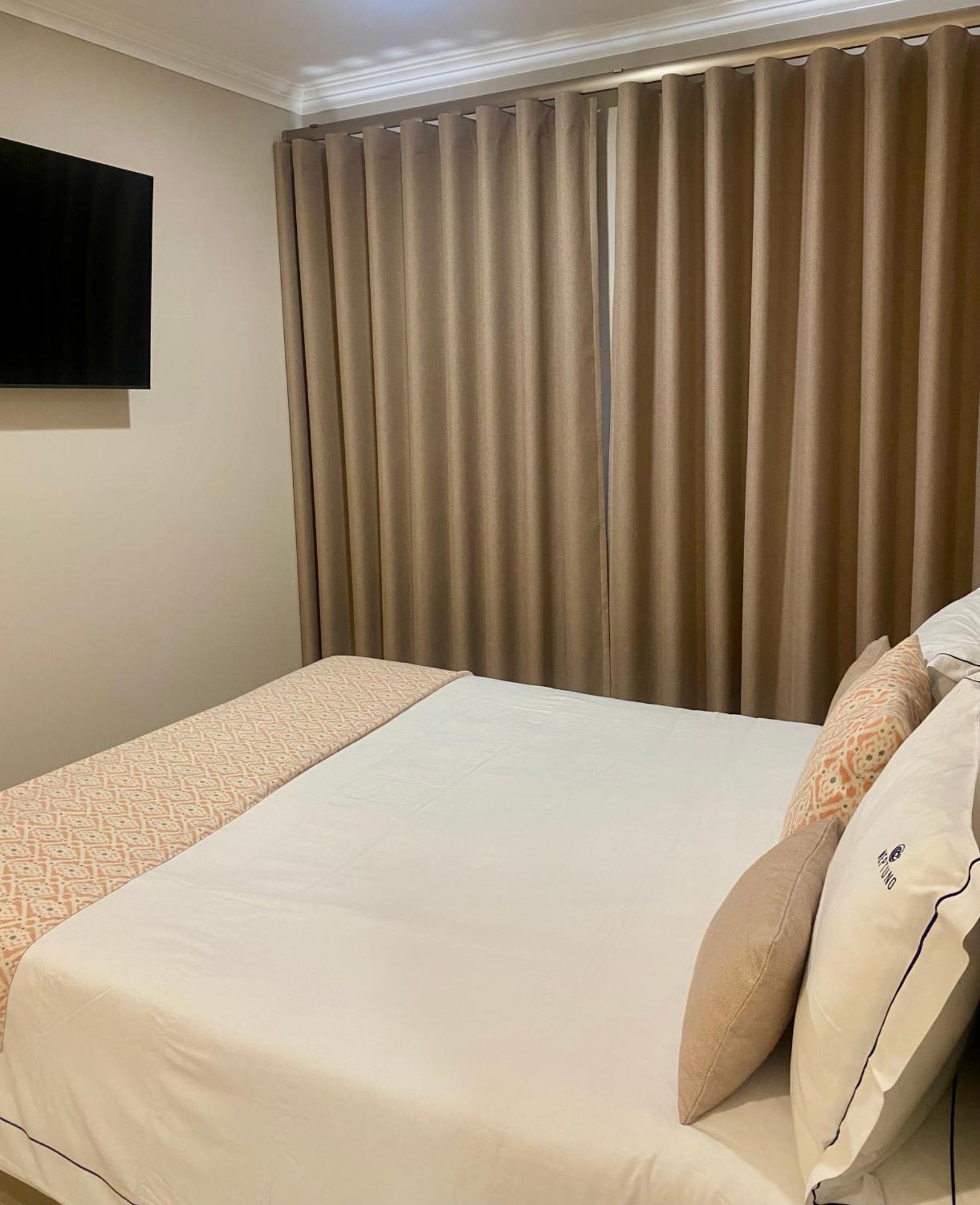 Hotel Neptuno Atouguia Da Baleia Ngoại thất bức ảnh